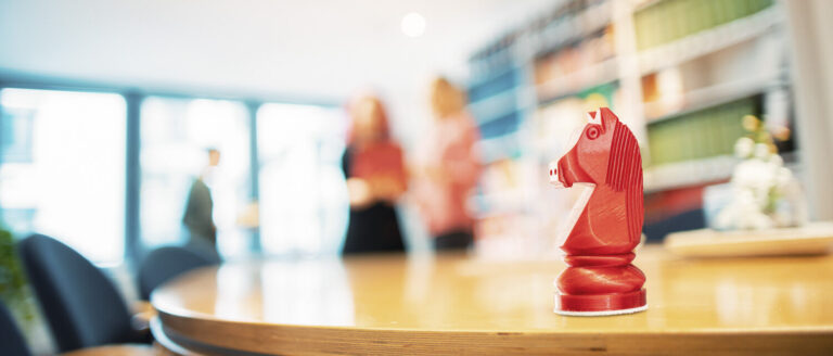 Imagebild im Büro mit BSKP-Logo Imagebild im Büro mit BSKP-Logo